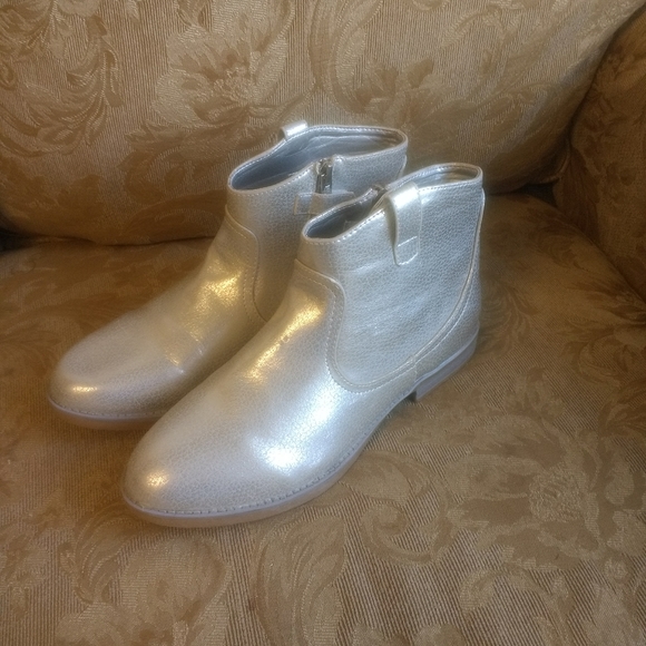 Kenneth Cole Boots